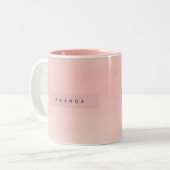 Personalized Pastel Warm Peach Blush Fade ツートーンマグカップ (正面左)