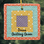 Personalized Patchwork Quilting Sewing セラミックオーナメント<br><div class="desc">This charming ornament is decorated with a patchwork design.
The image and the text are customizable so you can change the patchwork to one of your own as well as the name or make it a monogram if you wish.
Perfect for your quilting pals!</div>