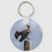 Personalized Pelican landing on post キーホルダー (正面)