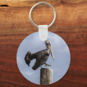 Personalized Pelican landing on post キーホルダー (正面)