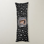 Personalized Photo with Pearls Circle on Black ボディピロー (裏面 (縦))
