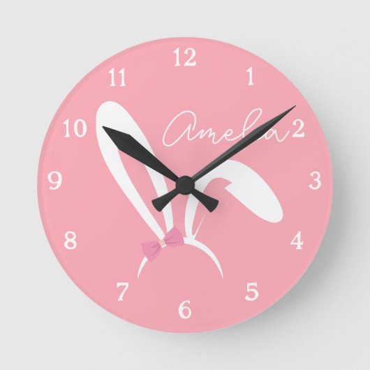 Personalized Pink Bunny Nursery Wall Clock Cute ラウンド壁時計 (正面)