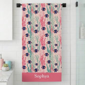 Personalized Pink Tropical Fish ビーチタオル