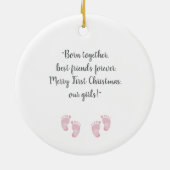 Personalized Pink Twin Baby Girls Footprint セラミックオーナメント (裏面)