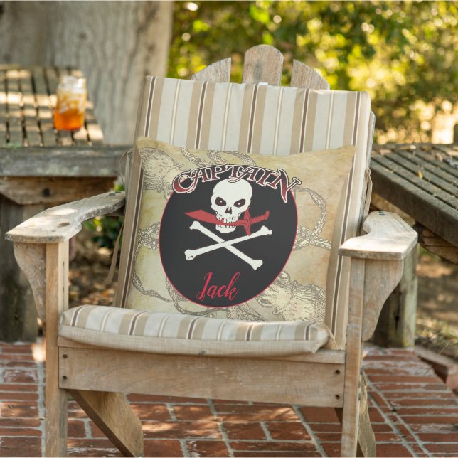 Personalized Pirate Captain Throw Pillow アウトドアクッション (椅子)