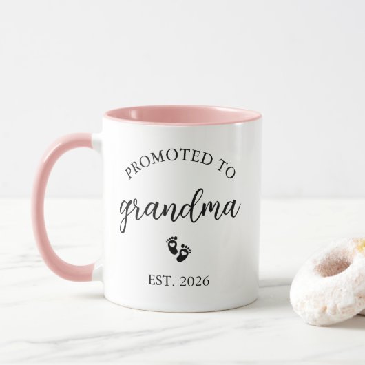 Personalized Promoted to Grandma マグカップ (ドーナツ)
