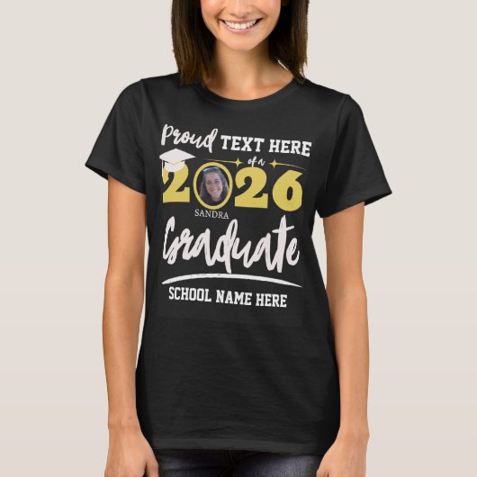 Personalized Proud Family Graduation Class of 2026 Tシャツ (正面)