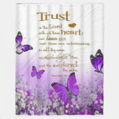 Personalized Purple Butterfly Proverbs 3:5-6 Relig フリースブランケット (正面)