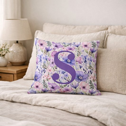 Personalized Purple Floral Monogram クッション