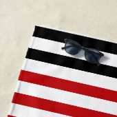 Personalized Red Black And White Multi Stripe ビーチタオル (インサイチュ)