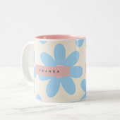 Personalized Retro Pastel Blue Daisy Floral ツートーンマグカップ (正面左)