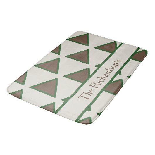 Personalized Sage Green Taupe Triangle Modern Chic バスマット (アングル)