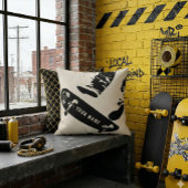 Personalized Skateboard Jump – Black And Gold クッション