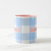 Personalized Soft Pastel Sky Blue Gingham  ツートーンマグカップ (中央)