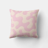 Personalized Soft Pink and Beige Abstract Camo クッション (裏面)