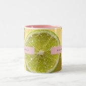 Personalized Sparkle Lime Slice Glitter Citrus ツートーンマグカップ (中央)