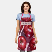 Personalized Sparkling Red Apple Pink Background エプロン (着用した状態)