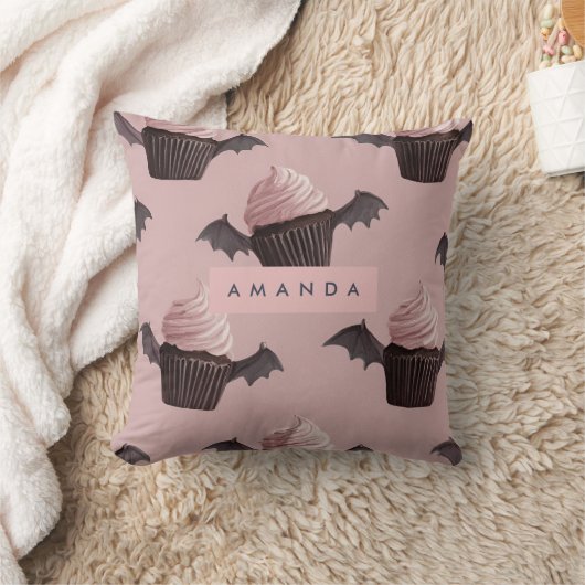 Personalized Spooky Cute Bat Cupcake Pattern クッション (ブランケット)