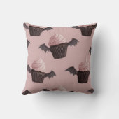 Personalized Spooky Cute Bat Cupcake Pattern クッション (裏面)