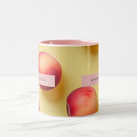 Personalized Sunny Peach Bliss ツートーンマグカップ (中央)