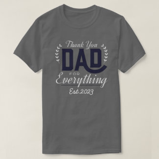 Personalized T-shirt for dad with children's names Tシャツ