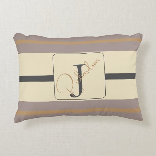 Personalized Taupe Gold Stripe Modern Neutral Chic アクセントクッション (正面)