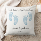 Personalized Twin Baby Boys Blue Footprint  クッション (ブランケット)