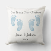 Personalized Twin Baby Boys Blue Footprint  クッション (正面)