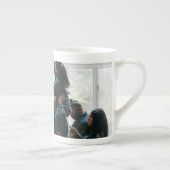 Personalized Two Sided Family Christmas Photo  ボーンチャイナマグカップ (右)