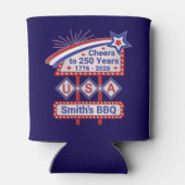 Personalized USA 250–Patriotic Retro Marquee 缶クーラー (裏面)