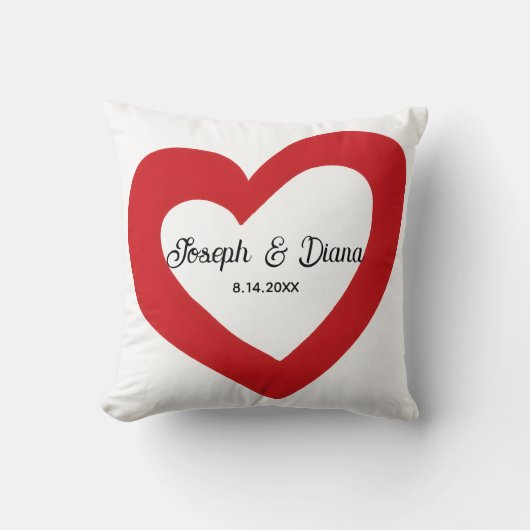 Personalized Valentine Anniversary Red Heart Names クッション (正面)