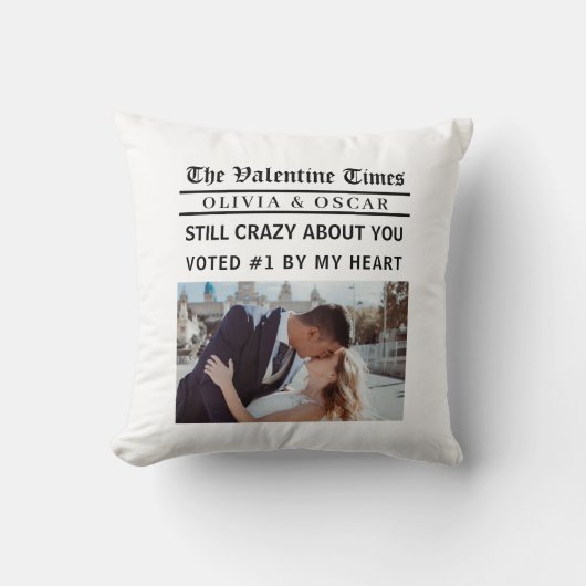 Personalized Valentine Newspaper Photo  クッション (正面)