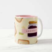 Personalized Whimsical Toast & Jam Pattern ツートーンマグカップ (正面右)