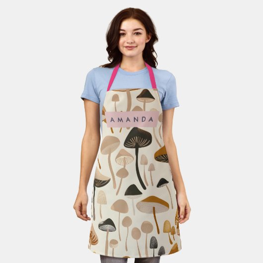 Personalized Whimsical Woodland Mushroom エプロン (着用した状態)