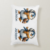 Personalized Winter Penguin Football Kid アクセントクッション (裏面(縦))