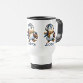 Personalized Winter Penguin Football Kid トラベルマグ (正面右)