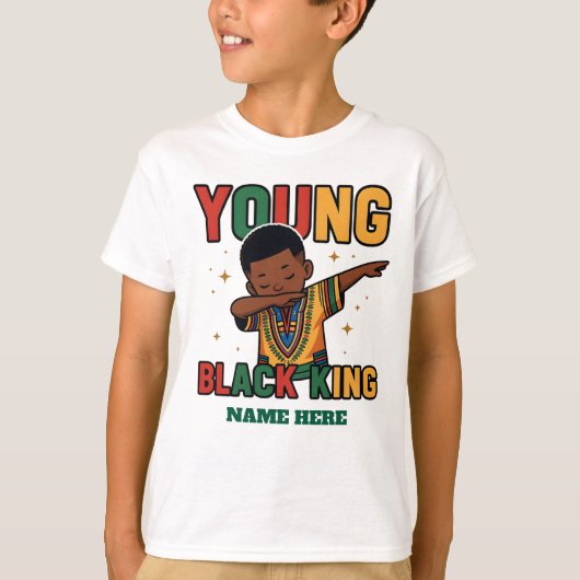 Personalized Young Black King Dabbing Boy Tシャツ (正面)