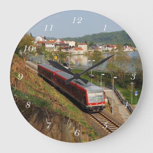 Personenzug in Herzhausen am Edersee ラージ壁時計 (正面)