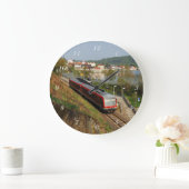 Personenzug in Herzhausen am Edersee ラージ壁時計 (ホーム)