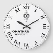 Person's black and white  Monogrammed Initial  ラージ壁時計 (正面)