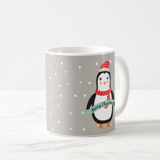 Pesonalizedのかわいく小さいクリスマスのペンギン コーヒーマグカップ (正面右)