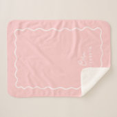 Petal Pink Wavy Border Monogrammed シェルパブランケット (正面(横))