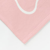 Petal Pink Wavy Border Monogrammed フリースブランケット (角)