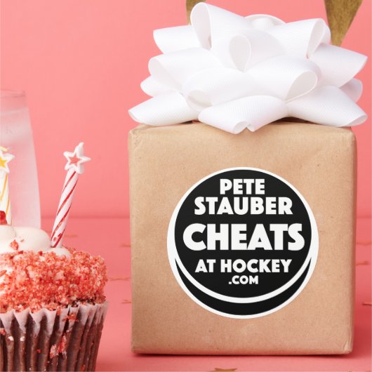 Pete Stauber Cheats At Hockey .com Stickers ラウンドシール (パーティー)