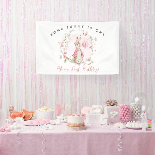 Peter Rabbit Pink 1st Birthday Some Bunny is ONE 横断幕 (パーティー)