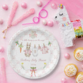 Peter the Rabbit Girl Clothesline Baby Shower ペーパープレート (パーティー)