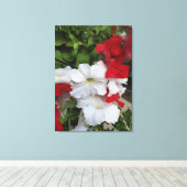 Petunias 赤と白 Canvas Print キャンバスプリント (インサイチュ (ウッドフロア))
