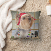 PetVenturesUSA著クリスマスの照明の枕のヨークシャーテリア クッション (ブランケット)