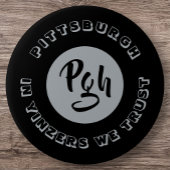 Pgh Yinzerブラックヴィンテージ服飾スナップメタル 缶バッジ