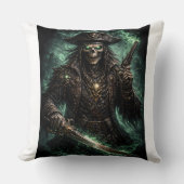 Phantom Pirate Skull – Dark Fantasy Reaper クッション (正面)